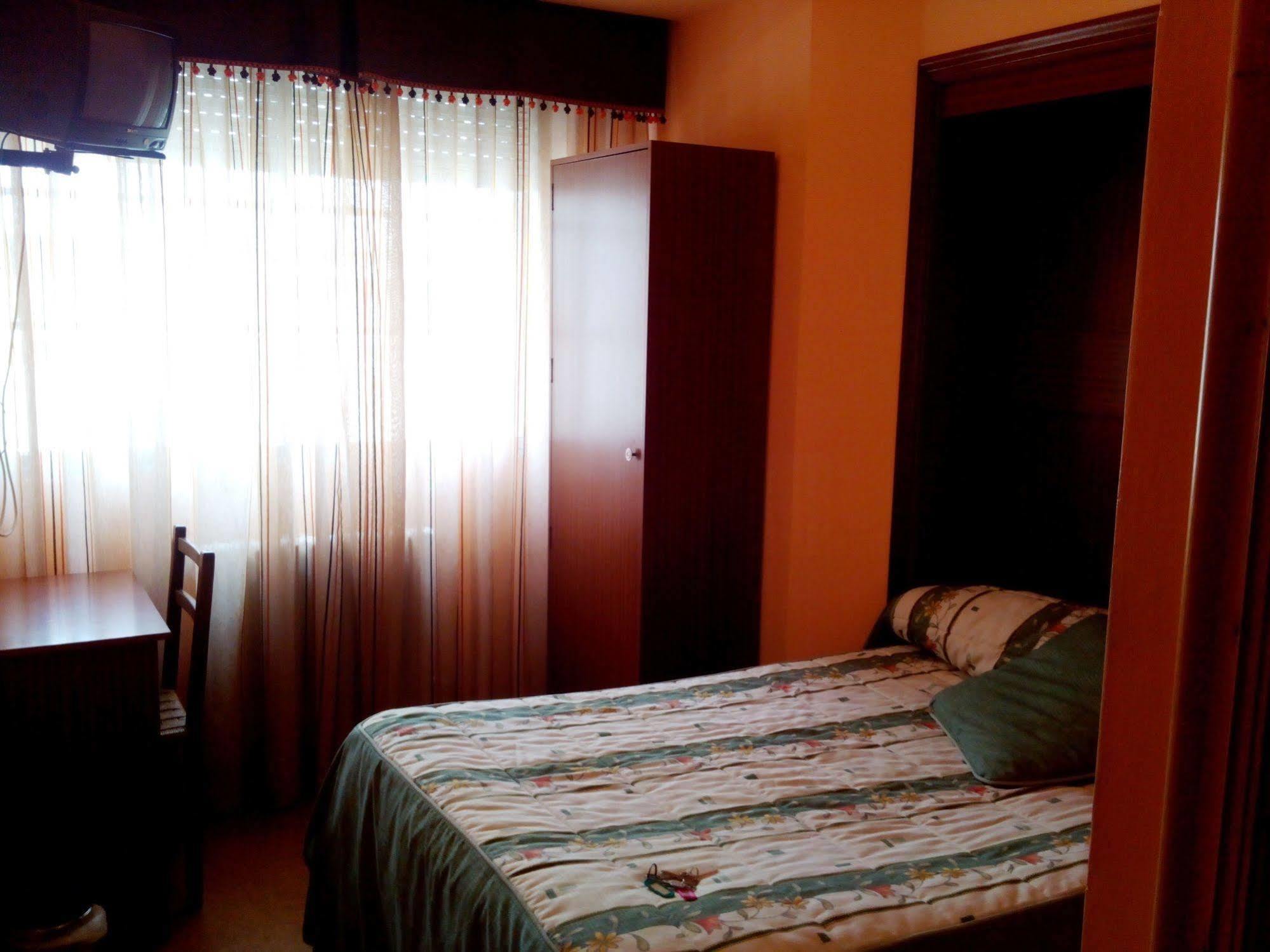 Pension Las Palmeras Lalin Luaran gambar